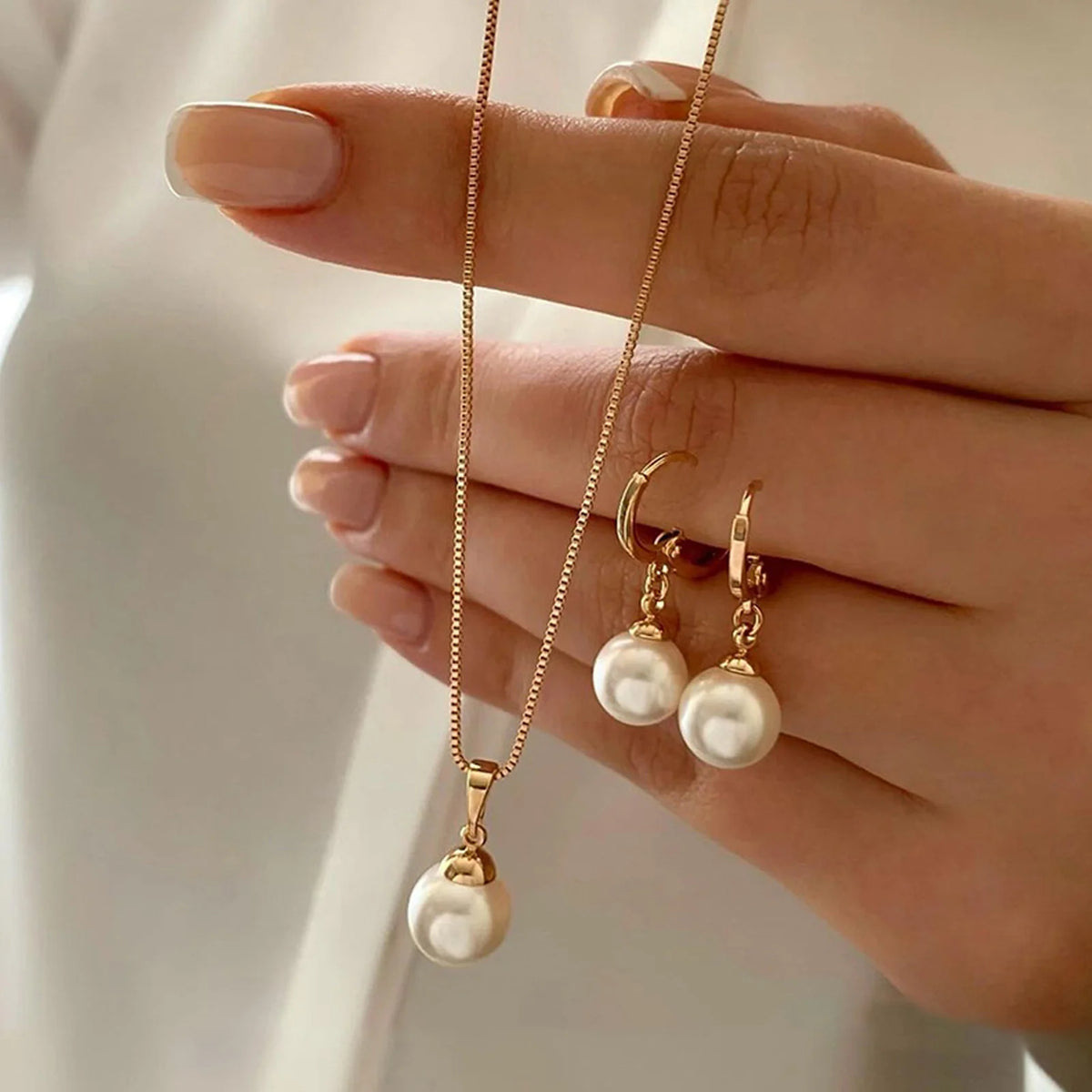 Lumière Royale™ Zircon Teardrop Necklace & Dangle Earrings Jewelry Set