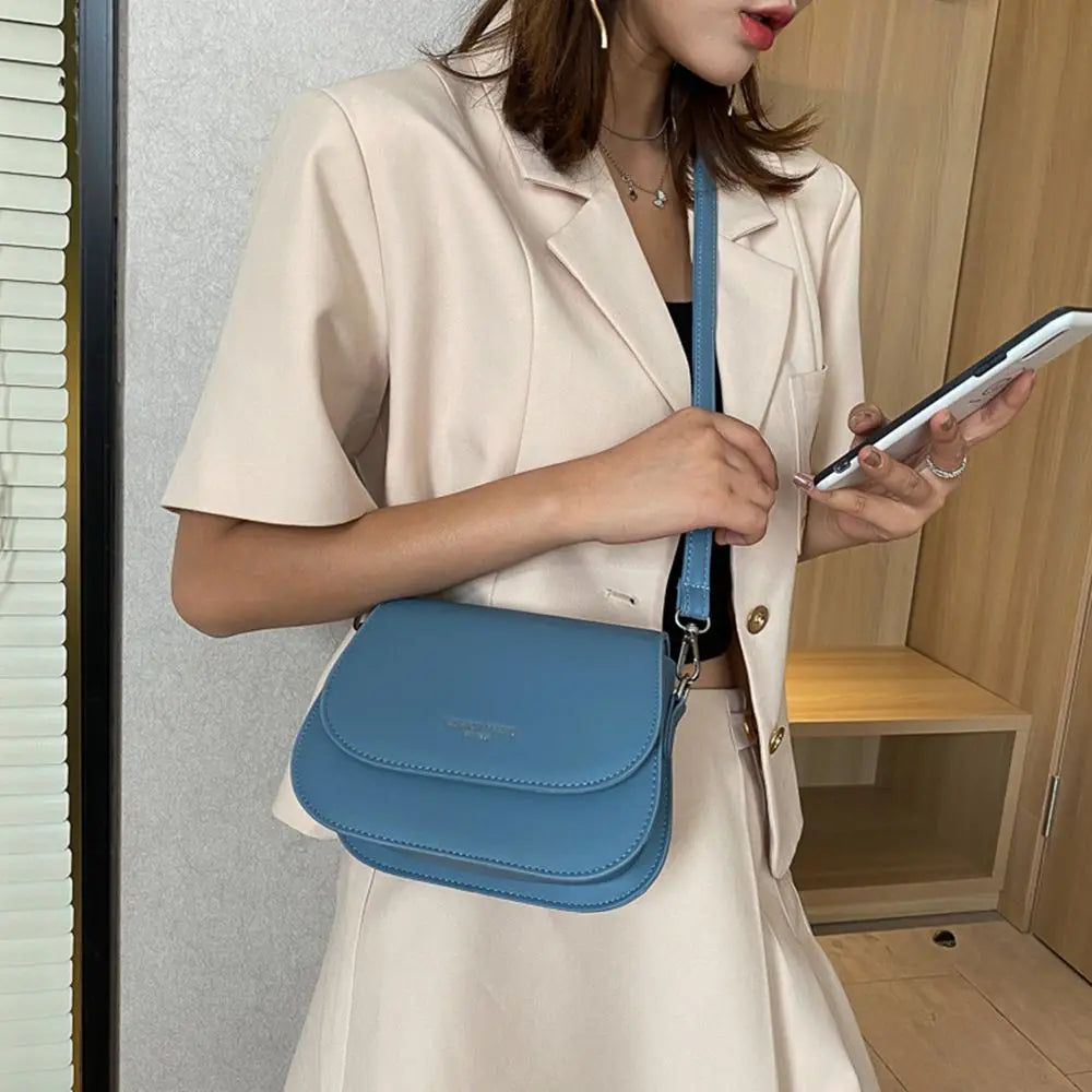 Women's Minimalist Solid Color Saddle Shoulder & Crossbody Flap Bag