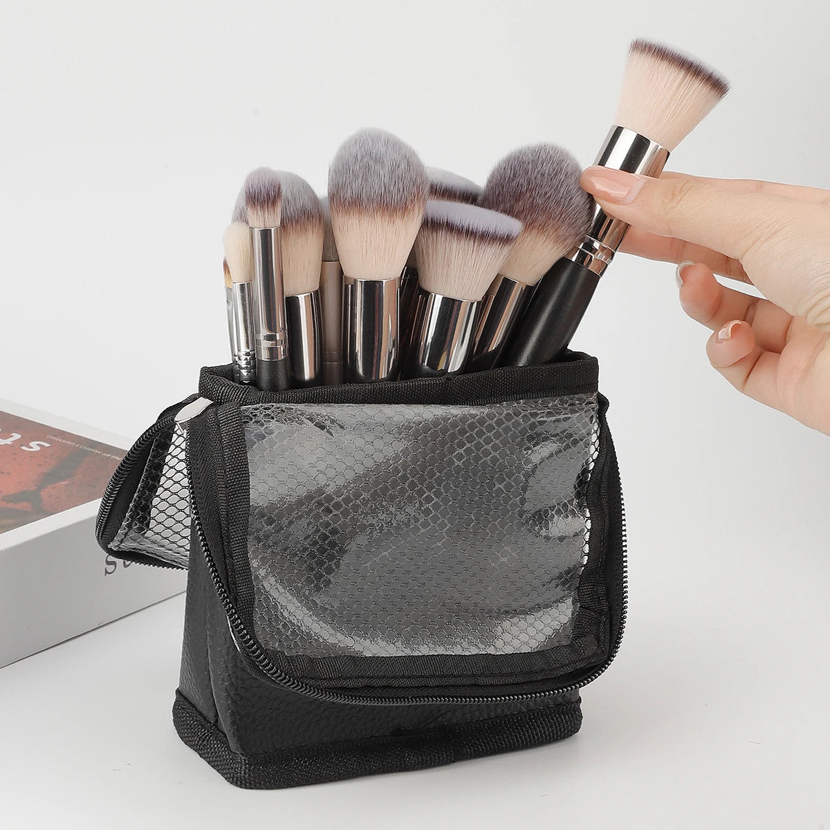1 Pcs New Niche Makeup Bag Large Capacity Makeup Brush Storage Can Be Diagonal Cross Zipper Bag Portable Simple Wash Storage Bag