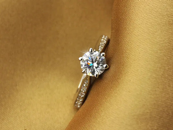 Lumière Royale™ 925 Sterling Silver Six-Prong Imitation Diamond Solitaire Ring