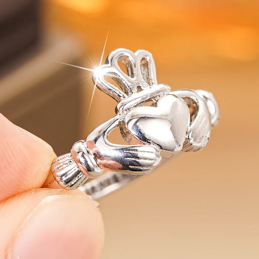 CAOSHI Hand by Hand Love Crown Design Friends Rings for Women Caved Letter "Love Loyalty Friendship" Women Jewelry Fancy Gift
